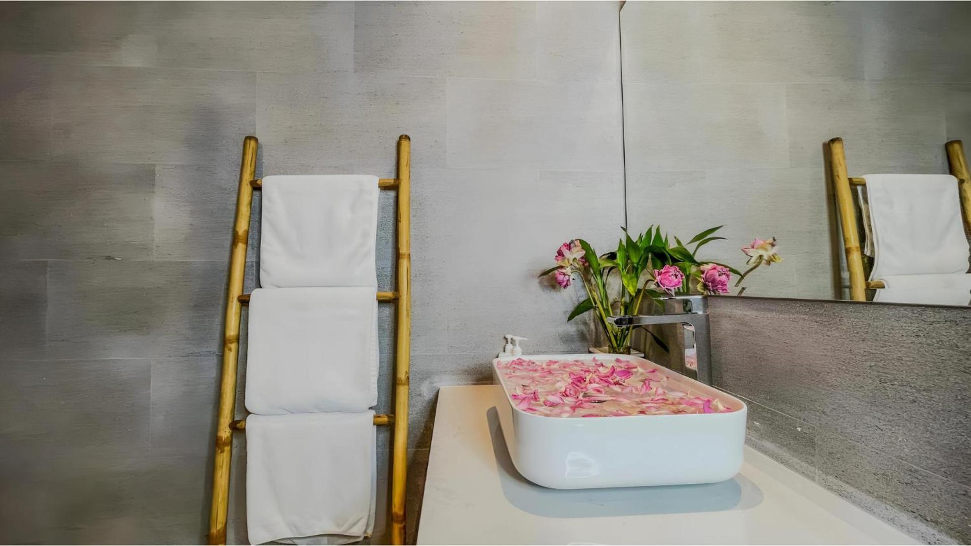 The Luxury Otel Siem Reap Dış mekan fotoğraf